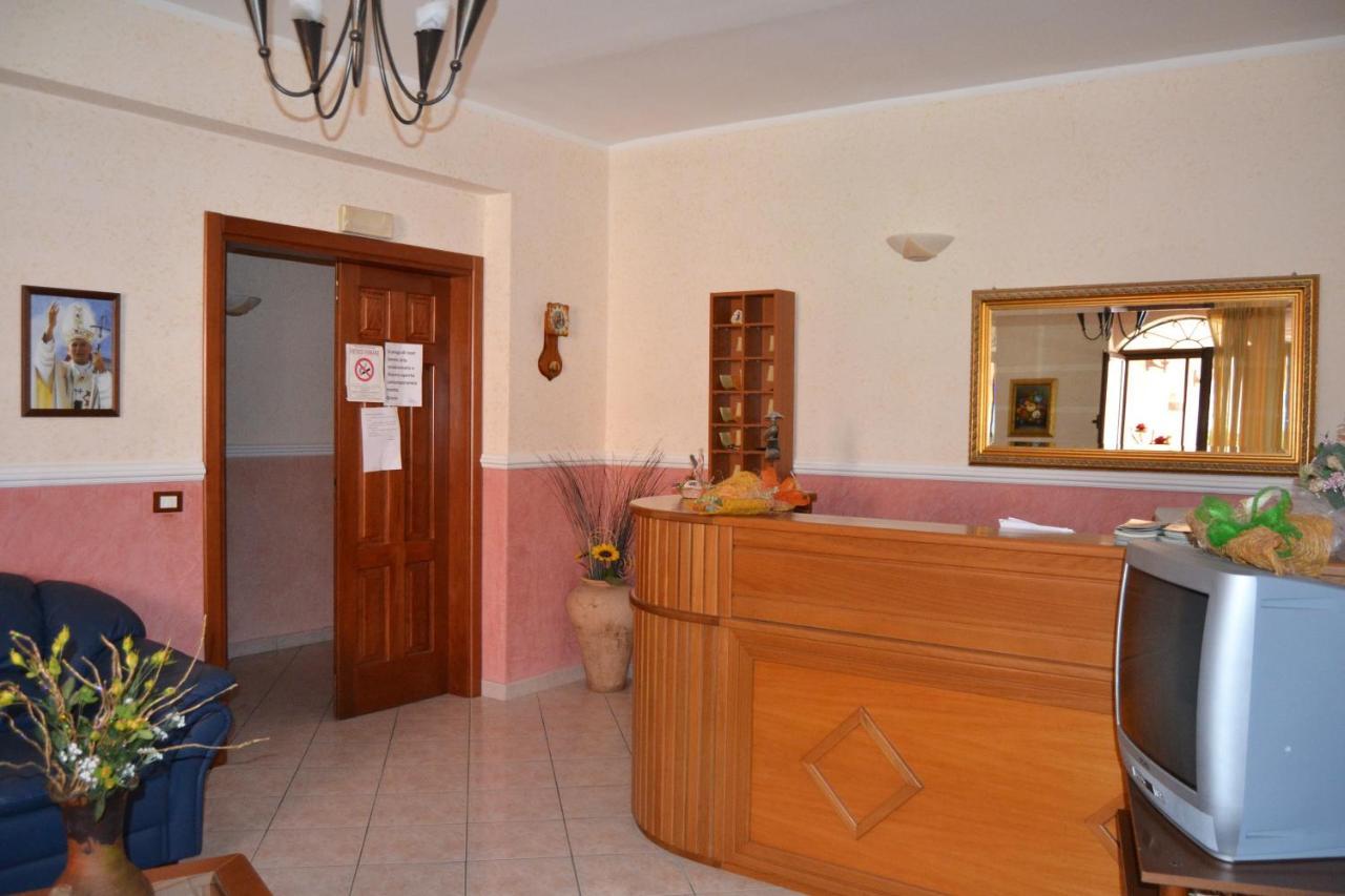 Hotel Ristorante L'Avvenire Gizzeria Ngoại thất bức ảnh