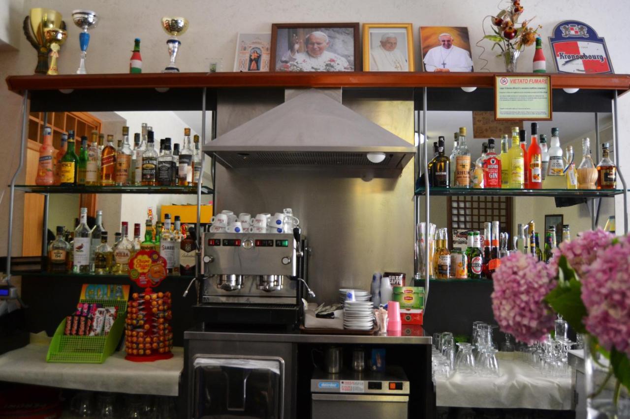 Hotel Ristorante L'Avvenire Gizzeria Ngoại thất bức ảnh
