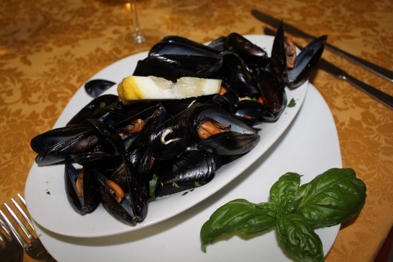 Hotel Ristorante L'Avvenire Gizzeria Ngoại thất bức ảnh