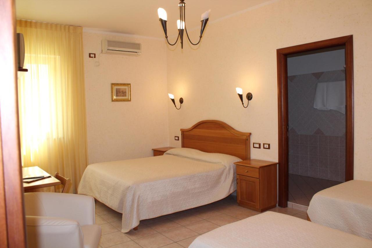Hotel Ristorante L'Avvenire Gizzeria Ngoại thất bức ảnh