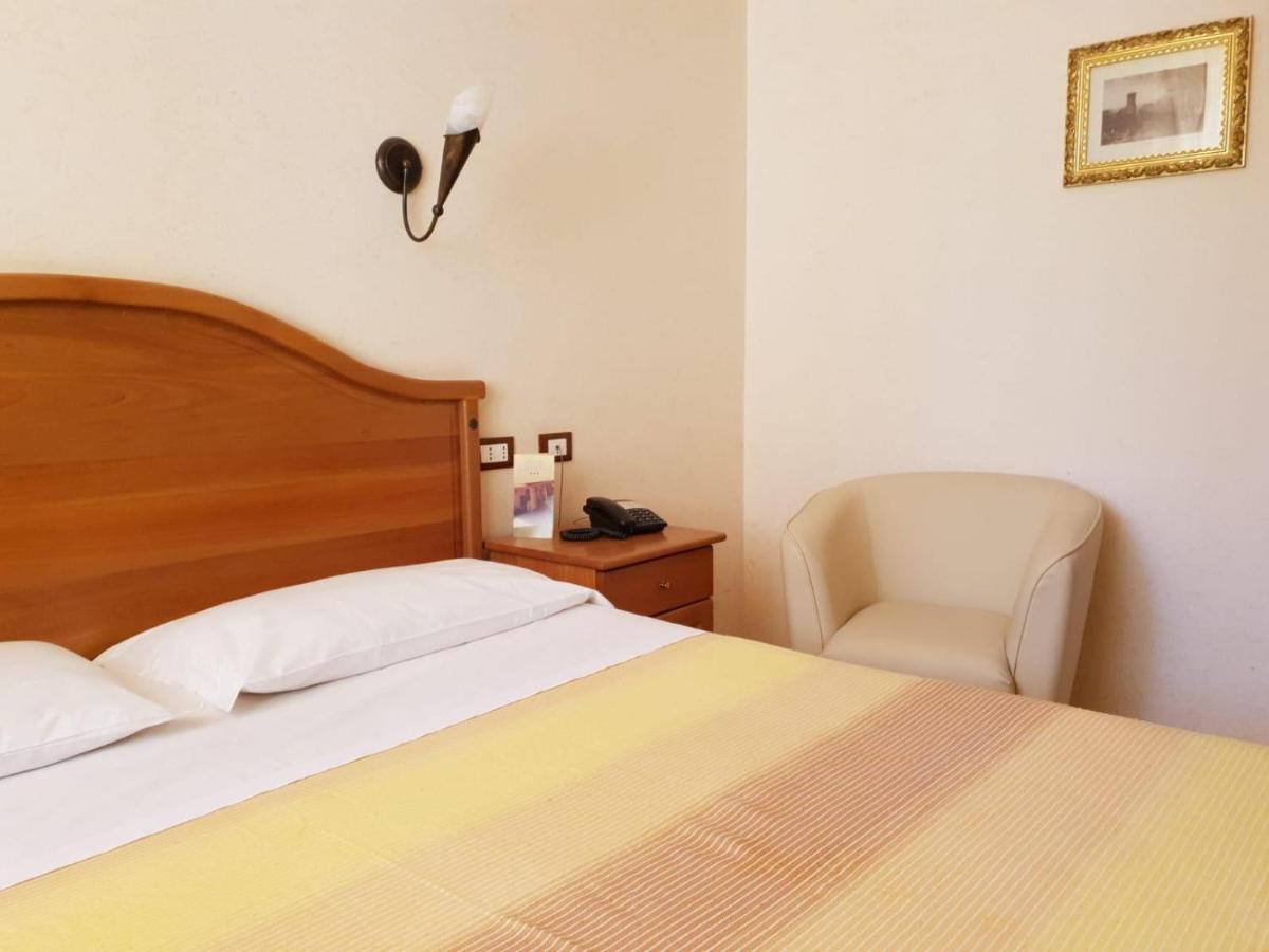 Hotel Ristorante L'Avvenire Gizzeria Ngoại thất bức ảnh